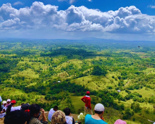Impresionante vista que despliega la cima del Cerro Brujo de Nueva Guinea.
